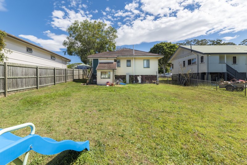 Photo - 6 Wirega Street, Wavell Heights QLD 4012 - Image 8