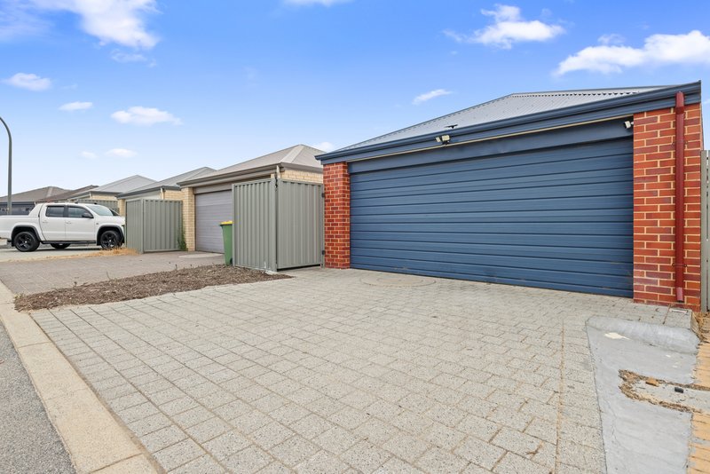 Photo - 6 Wolfson Way, Piara Waters WA 6112 - Image 24