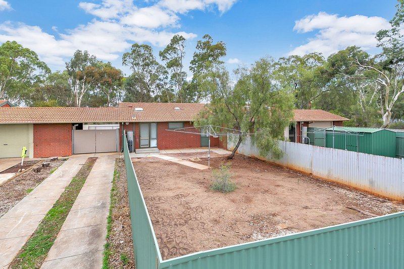 6 Woodcock Crescent, Para Hills West SA 5096