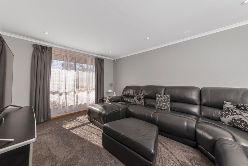 Photo - 6 Woodcroft Drive, Blakeview SA 5114 - Image 4