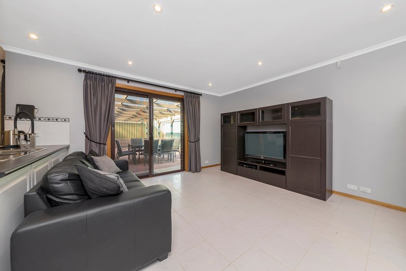 Photo - 6 Woodcroft Drive, Blakeview SA 5114 - Image 13