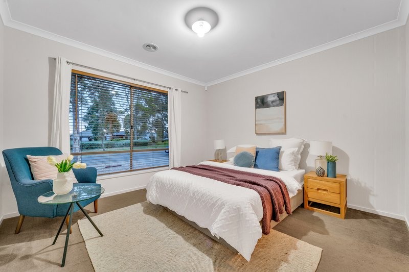 Photo - 6 Woodford Street, Craigieburn VIC 3064 - Image 3