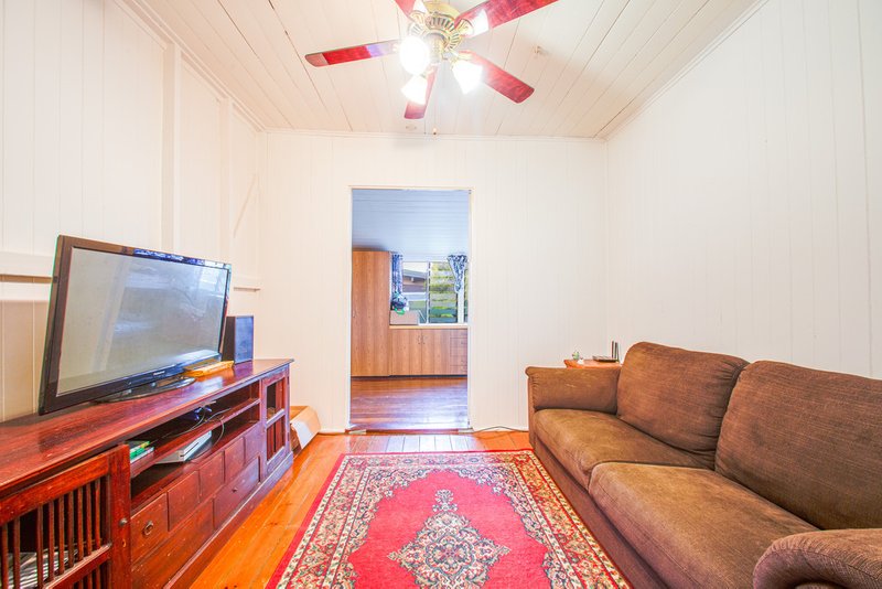 Photo - 6 Woodgate Street, Churchill QLD 4305 - Image 9