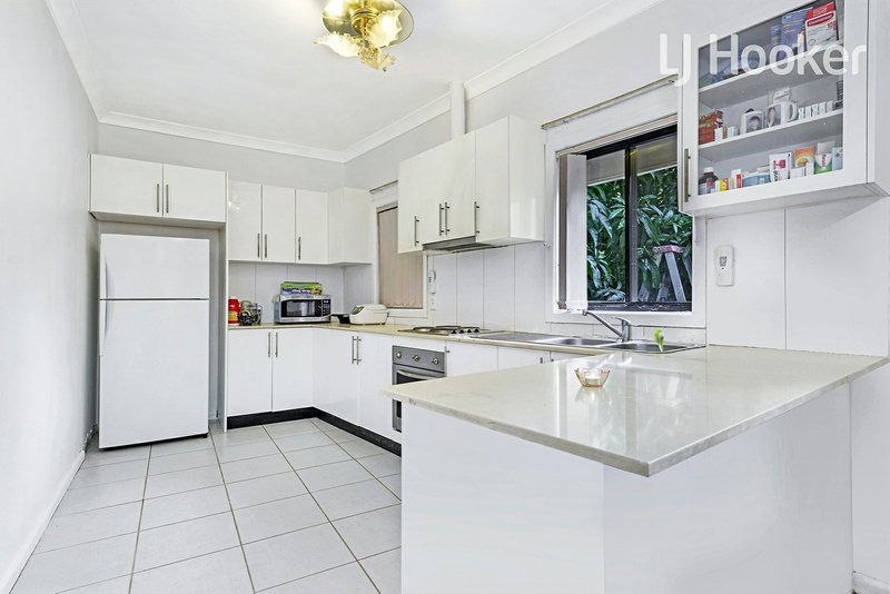 Photo - 6 Woods Ave , Cabramatta NSW 2166 - Image 3