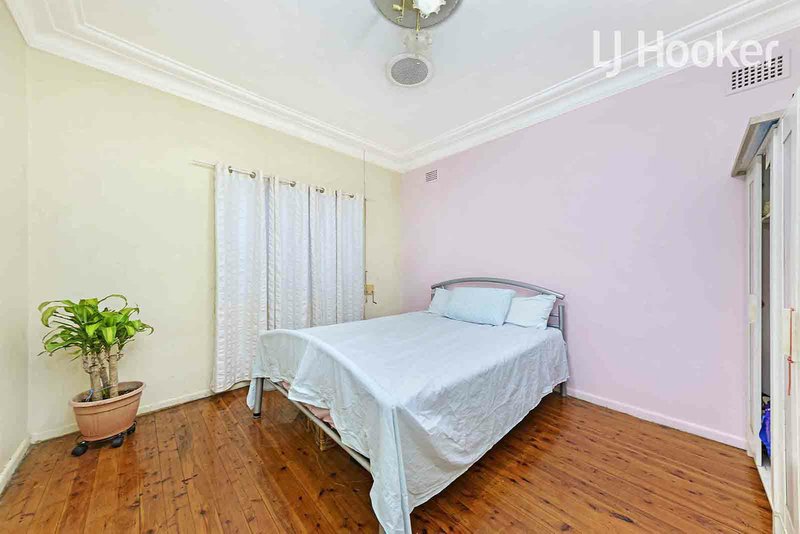 Photo - 6 Woods Ave , Cabramatta NSW 2166 - Image 6