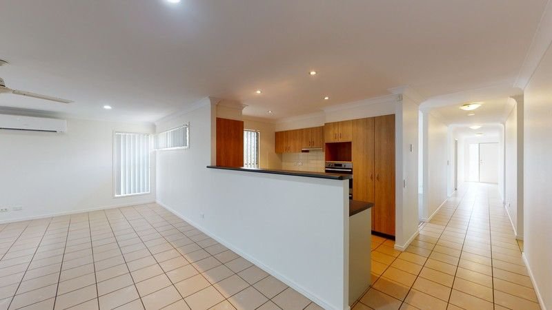 Photo - 6 Woods Close, Mcdowall QLD 4053 - Image 3