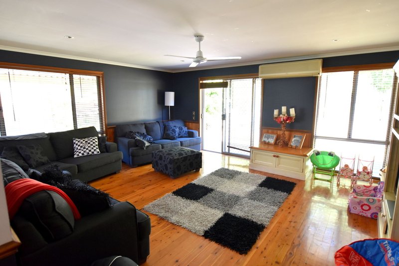 Photo - 6 Woolmers Crescent, Mardi NSW 2259 - Image 4