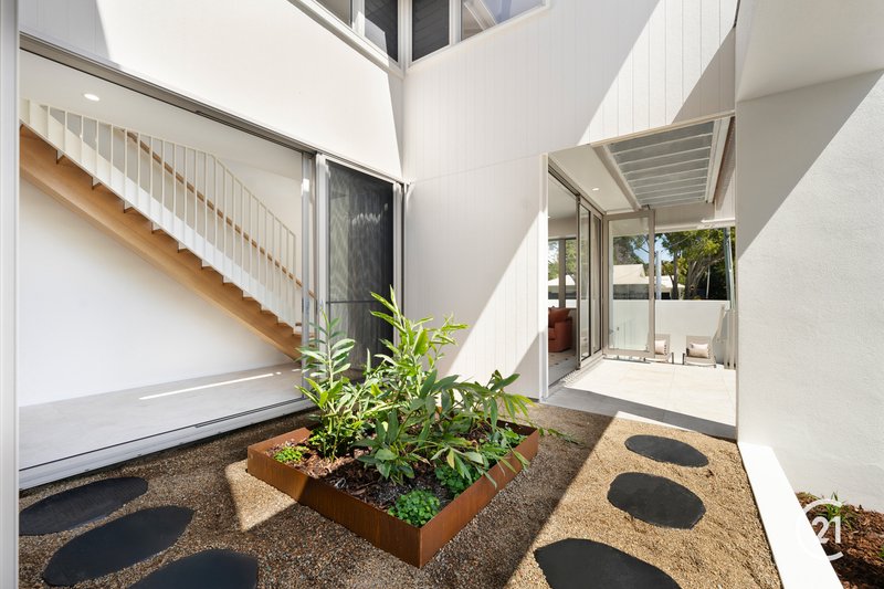 Photo - 6 Wyandra Street, Noosa Heads QLD 4567 - Image 6