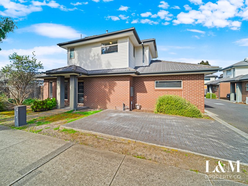 Photo - 6 Wyndcliffe Way, Roxburgh Park VIC 3064 - Image 2