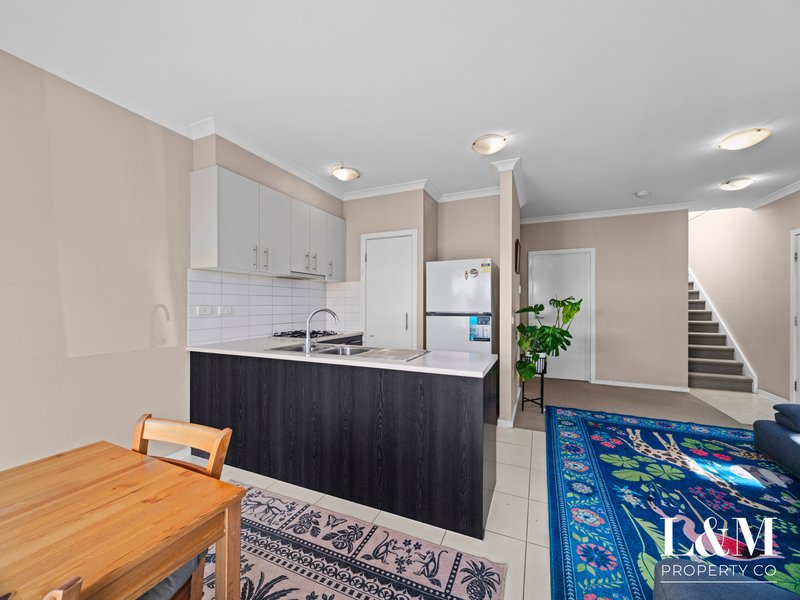 Photo - 6 Wyndcliffe Way, Roxburgh Park VIC 3064 - Image 6