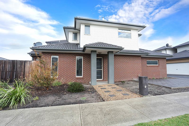 6 Wyndcliffe Way, Roxburgh Park VIC 3064