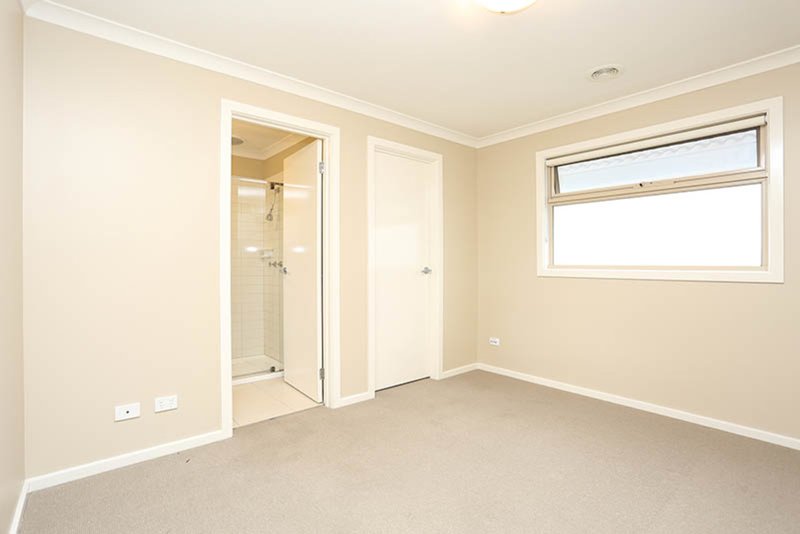 Photo - 6 Wyndcliffe Way, Roxburgh Park VIC 3064 - Image 4