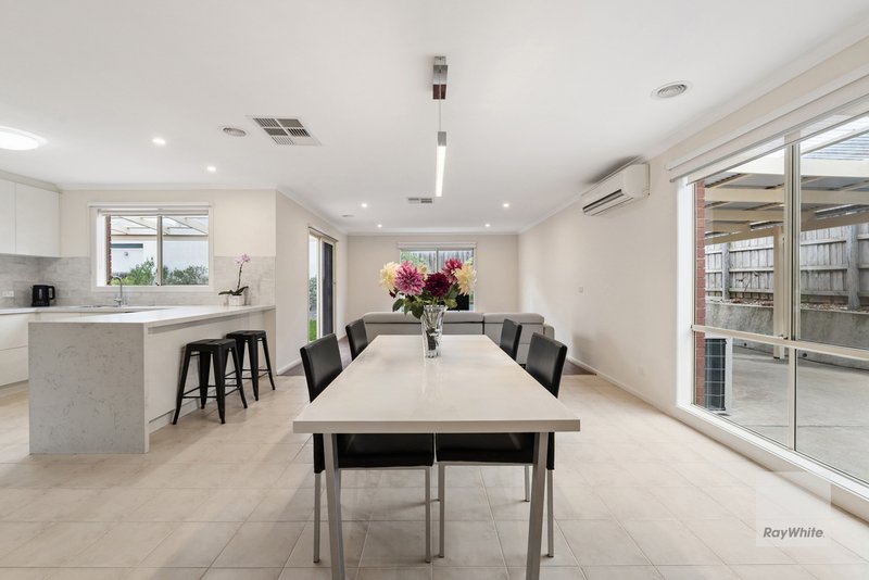 Photo - 6 Wyperfeld Avenue, Taylors Lakes VIC 3038 - Image 4