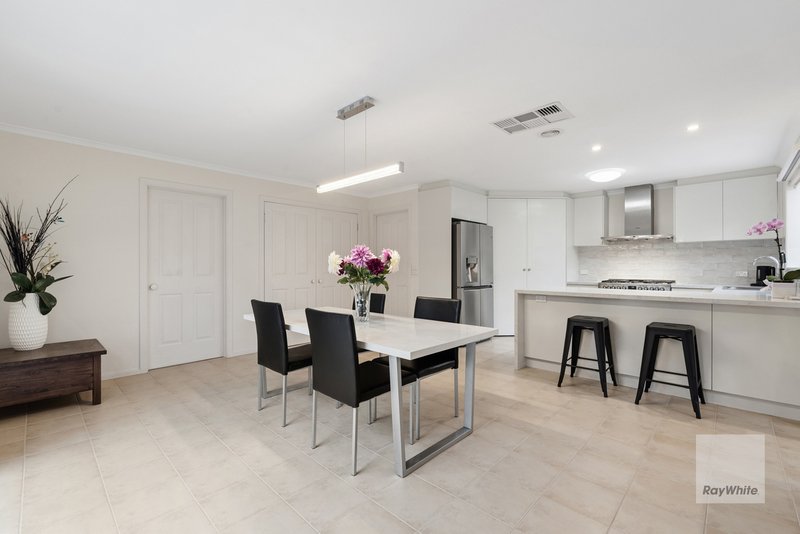 Photo - 6 Wyperfeld Avenue, Taylors Lakes VIC 3038 - Image 5