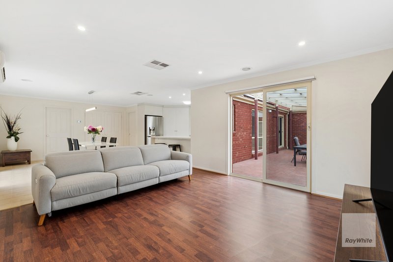 Photo - 6 Wyperfeld Avenue, Taylors Lakes VIC 3038 - Image 7