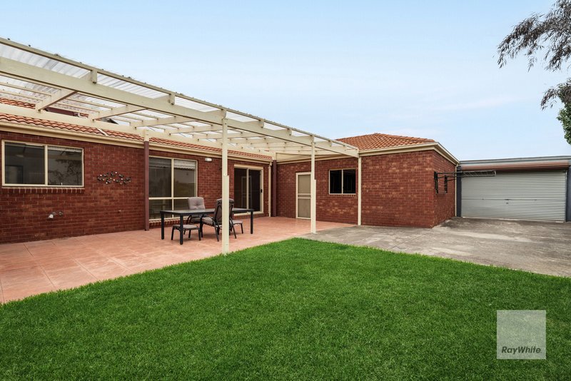 Photo - 6 Wyperfeld Avenue, Taylors Lakes VIC 3038 - Image 14