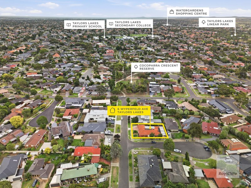 Photo - 6 Wyperfeld Avenue, Taylors Lakes VIC 3038 - Image 18