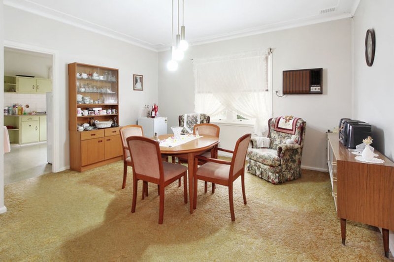 Photo - 6 Wyreema Street, Merrylands NSW 2160 - Image 5