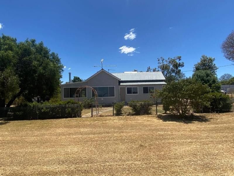 6 Yagobie Street, Gravesend NSW 2401