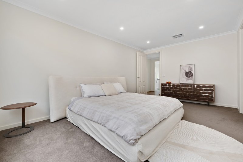 Photo - 6 Yang Road, Mambourin VIC 3024 - Image 3