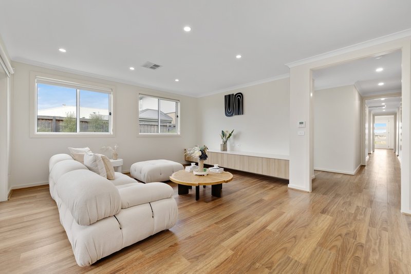 Photo - 6 Yang Road, Mambourin VIC 3024 - Image 6