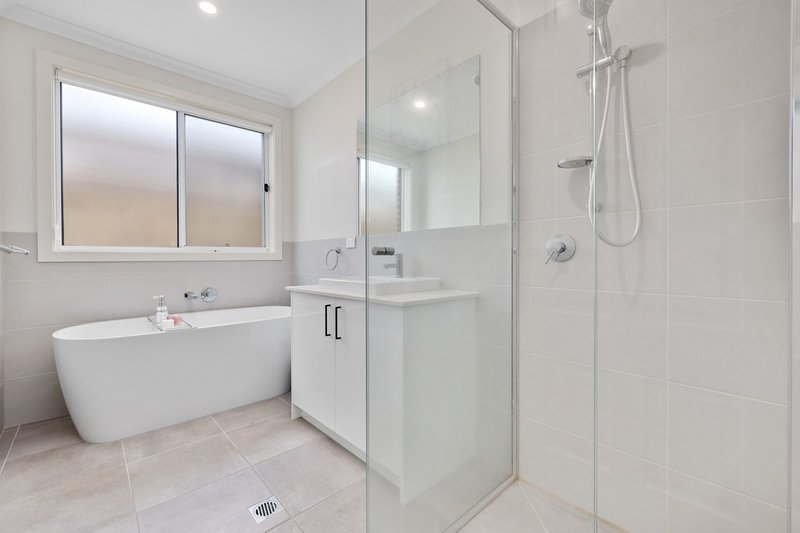 Photo - 6 Yang Road, Mambourin VIC 3024 - Image 9