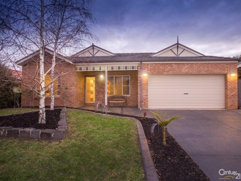 6 Yarra Close, Pakenham VIC 3810