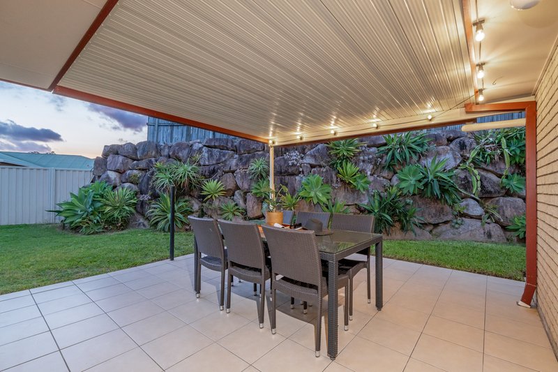 Photo - 6 Yarraman Street, Arana Hills QLD 4054 - Image 8