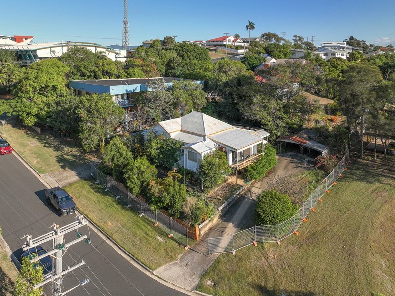 Photo - 6 Yarroon Street, Gladstone Central QLD 4680 - Image 16