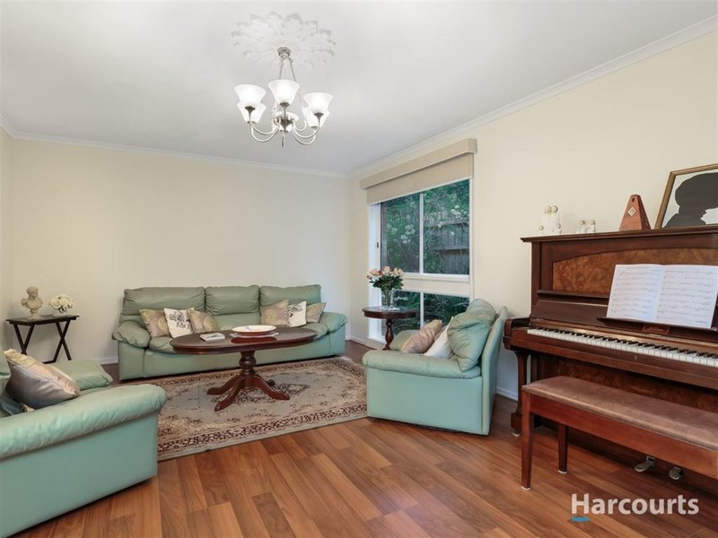 Photo - 6 Yellowstone Close, Rowville VIC 3178 - Image 3