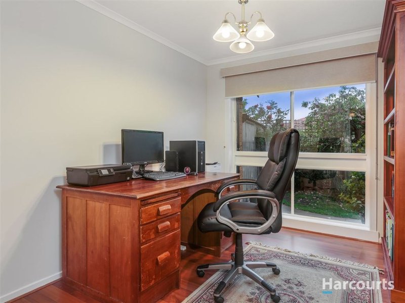 Photo - 6 Yellowstone Close, Rowville VIC 3178 - Image 11