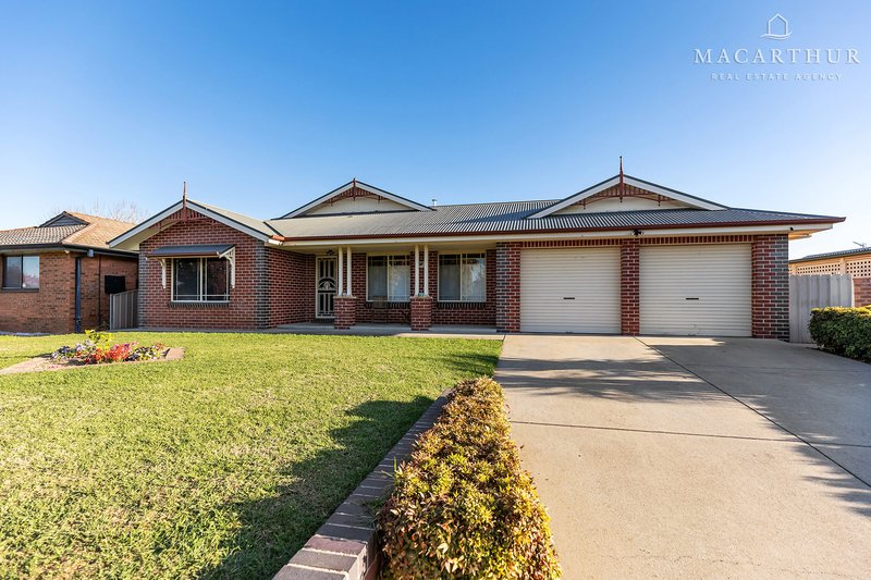 6 Yentoo Drive, Glenfield Park NSW 2650