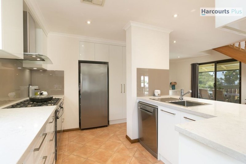 Photo - 6 Yilki Court, Hallett Cove SA 5158 - Image 6