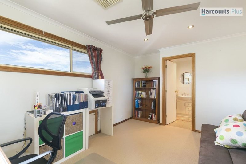 Photo - 6 Yilki Court, Hallett Cove SA 5158 - Image 17