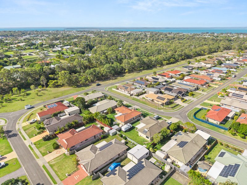 Photo - 6 Zircon Street, Urangan QLD 4655 - Image 8