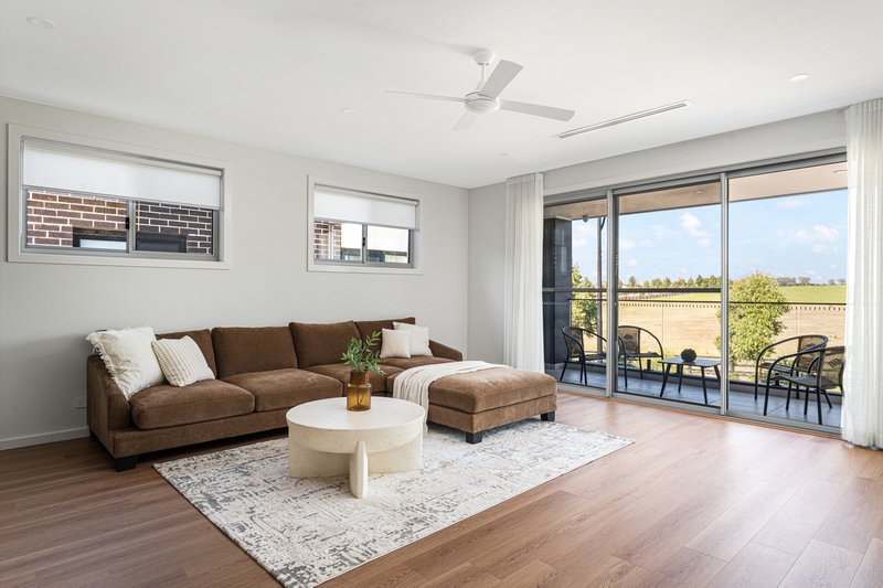 Photo - 60 & 60A Sunburst Circuit (The Gables) , Box Hill NSW 2765 - Image 10