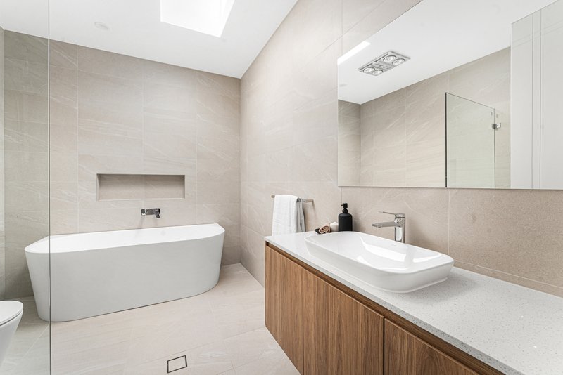 Photo - 60 & 60A Sunburst Circuit (The Gables) , Box Hill NSW 2765 - Image 16