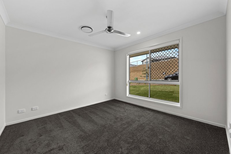 Photo - 60 Adelaide Street, Cranley QLD 4350 - Image 6