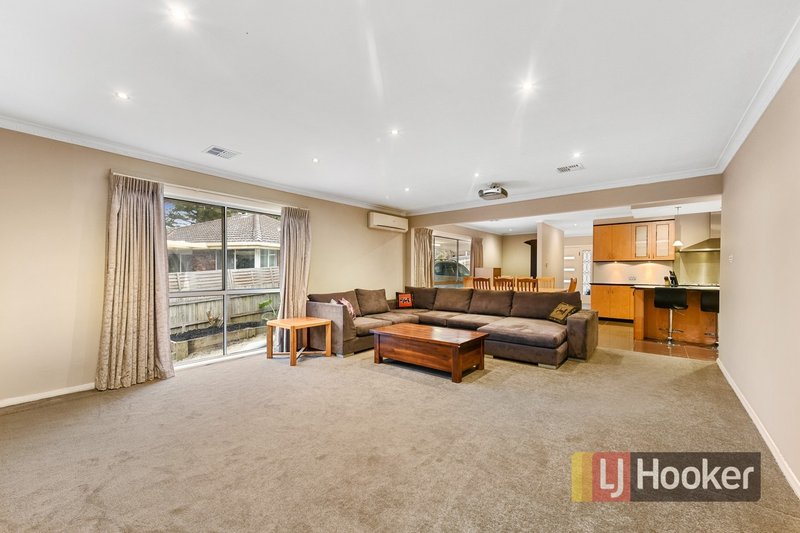 Photo - 60 Ahern Road, Pakenham VIC 3810 - Image 4