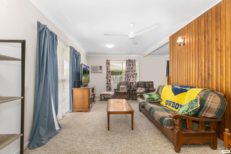 Photo - 60 Albert Street, Cranbrook QLD 4814 - Image 5