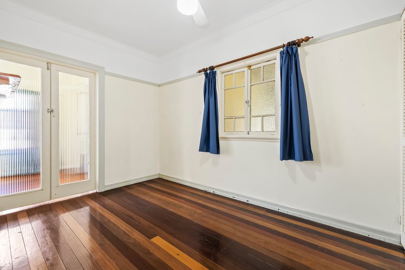 Photo - 60 Arinya Road, Ashgrove QLD 4060 - Image 8