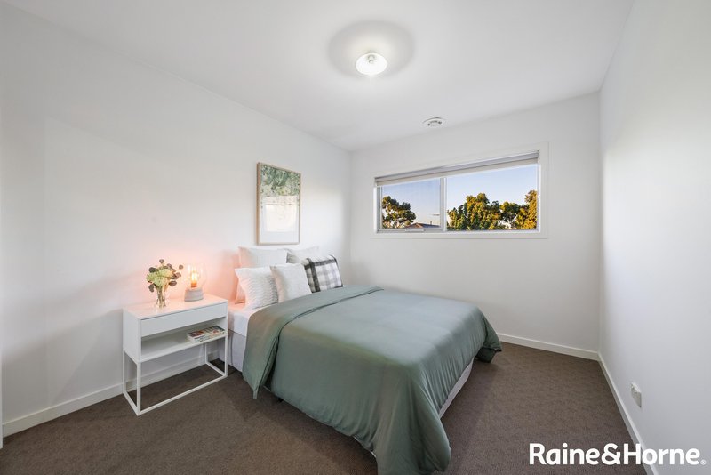 Photo - 60 Arroyo Place, Caroline Springs VIC 3023 - Image 20