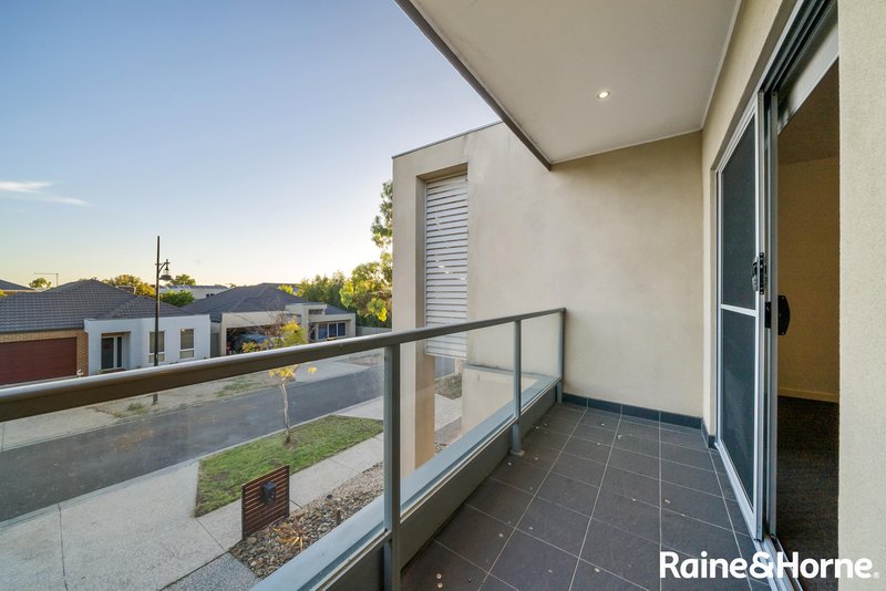 Photo - 60 Arroyo Place, Caroline Springs VIC 3023 - Image 21