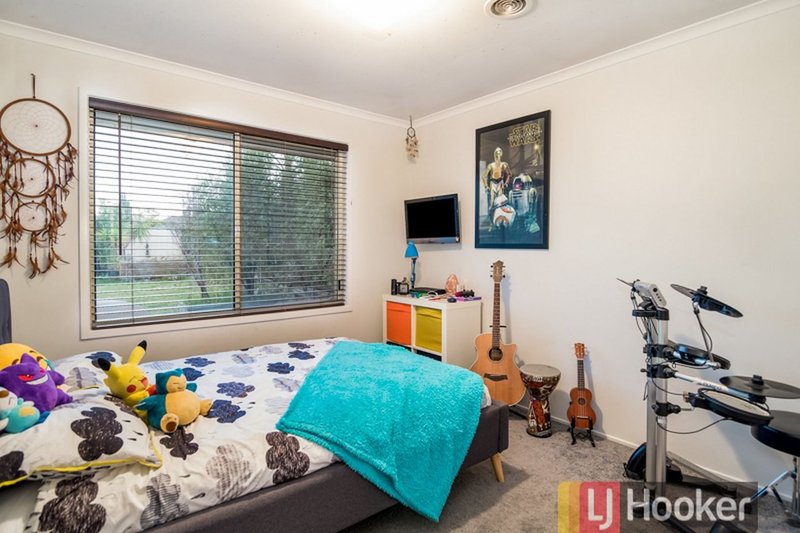 Photo - 60 Astley Wynd, Lynbrook VIC 3975 - Image 10