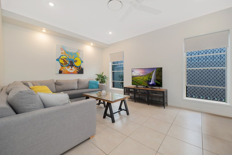 Photo - 60 Baybreeze Crescent, Murrumba Downs QLD 4503 - Image 6