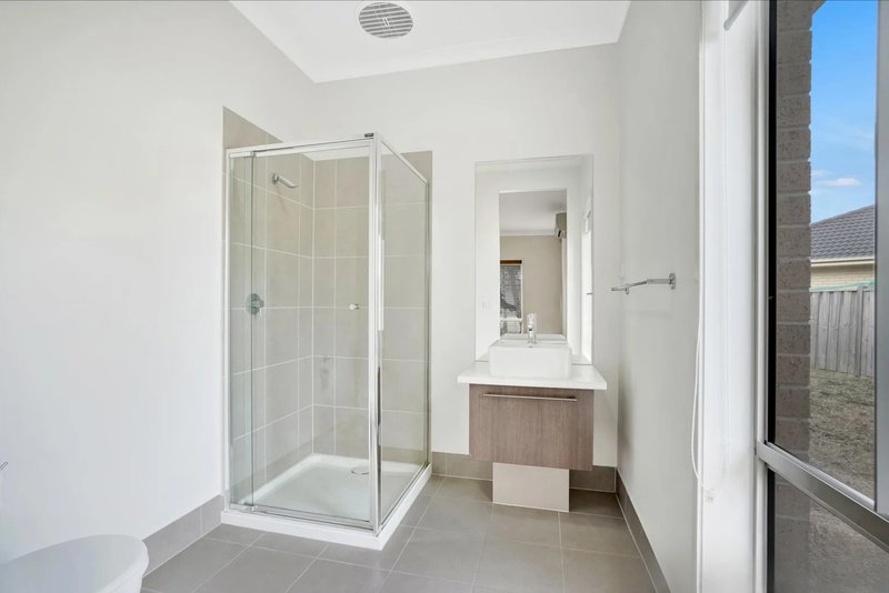 Photo - 60 Beachview Parade, Point Cook VIC 3030 - Image 5