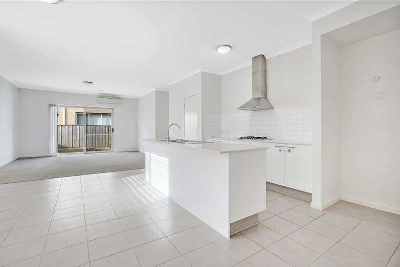 Photo - 60 Beachview Parade, Point Cook VIC 3030 - Image 7