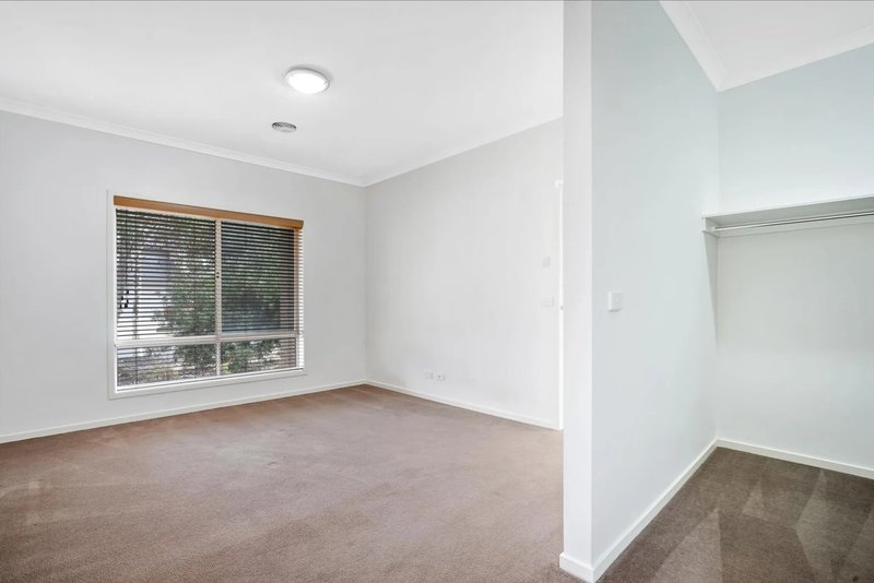 Photo - 60 Beachview Parade, Point Cook VIC 3030 - Image 10