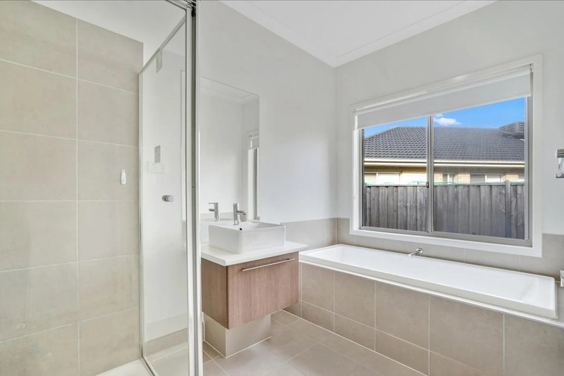 Photo - 60 Beachview Parade, Point Cook VIC 3030 - Image 11