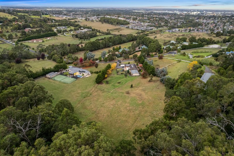 Photo - 60 Bellbird Close, Pakenham VIC 3810 - Image 28